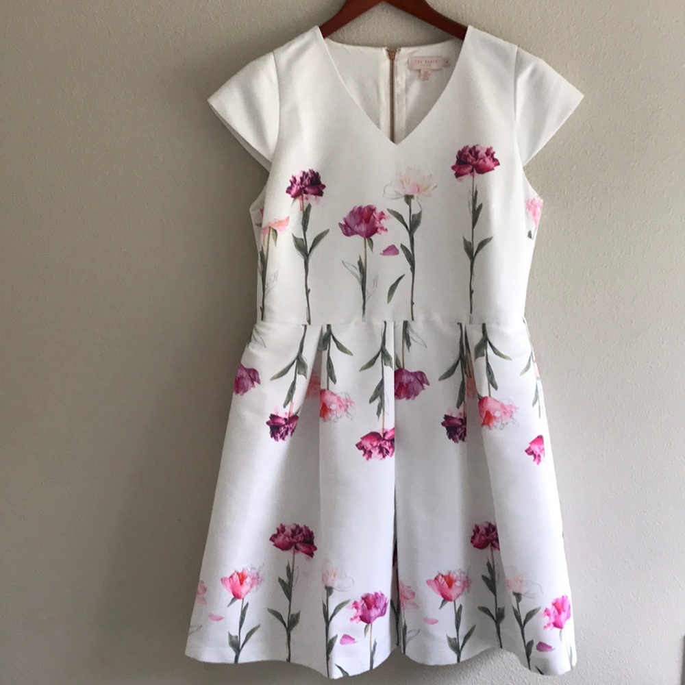 Ted Baker London size 4 NWOT this is a ted Baker 4